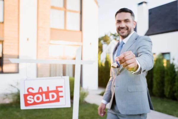 How Real Estate Agents Assist with Property Investment Decisions